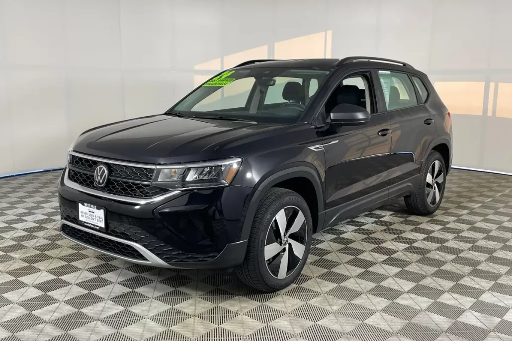 2024 Volkswagen Taos S photo 1