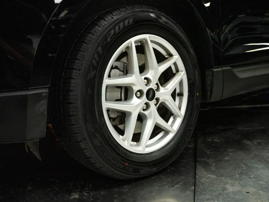 2024 Ford Edge SEL photo 1