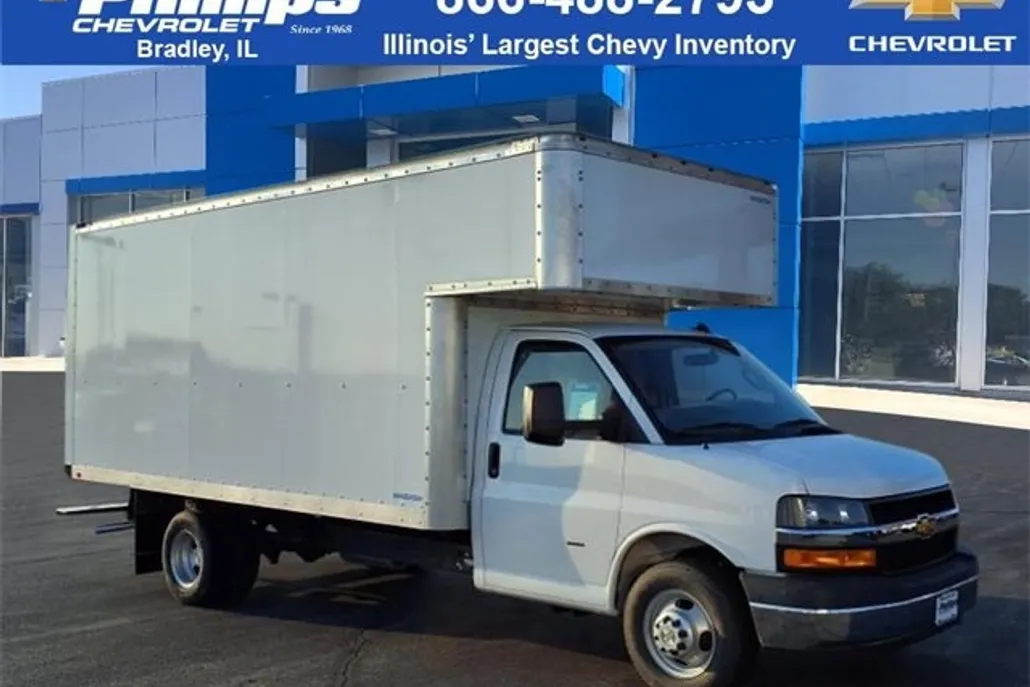 2025 Chevrolet Express 3500 Cutaway Van photo 1
