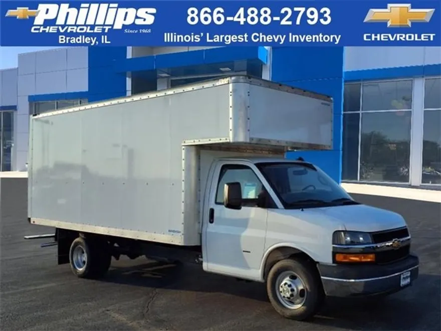 2025 Chevrolet Express 3500 Cutaway Van photo 1