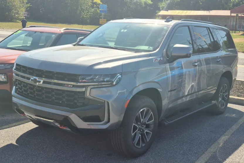 2021 Chevrolet Tahoe Z71 photo 1