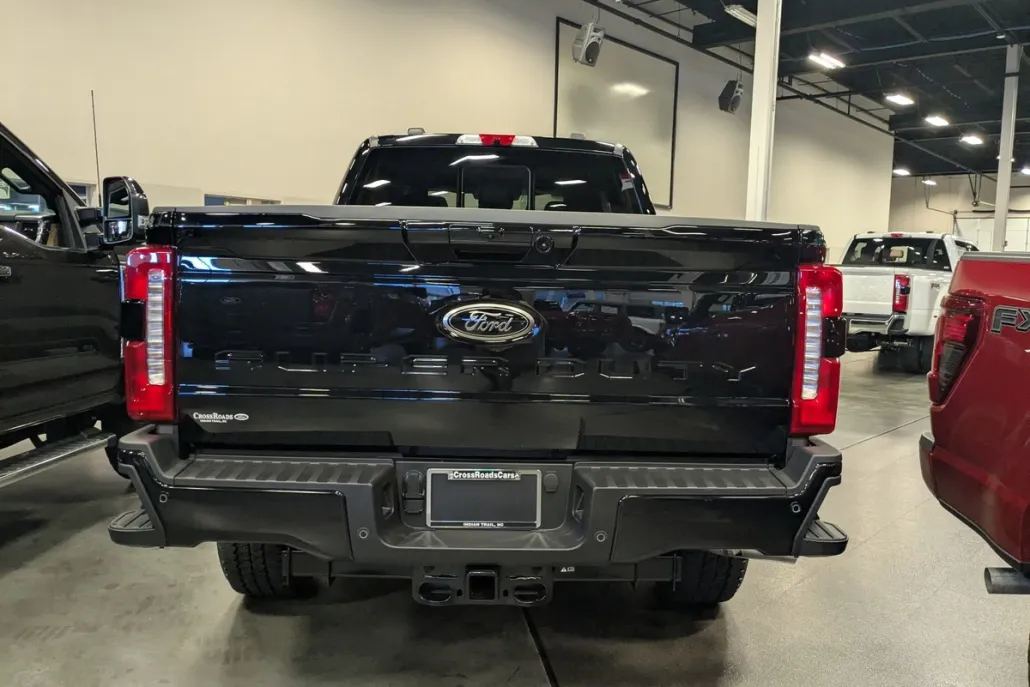 2025 Ford F-250 Lariat photo 1