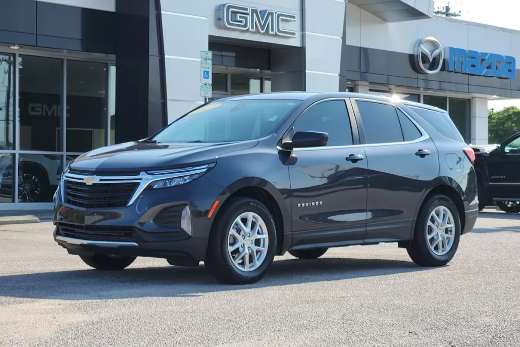 2022 Chevrolet Equinox LT photo 1