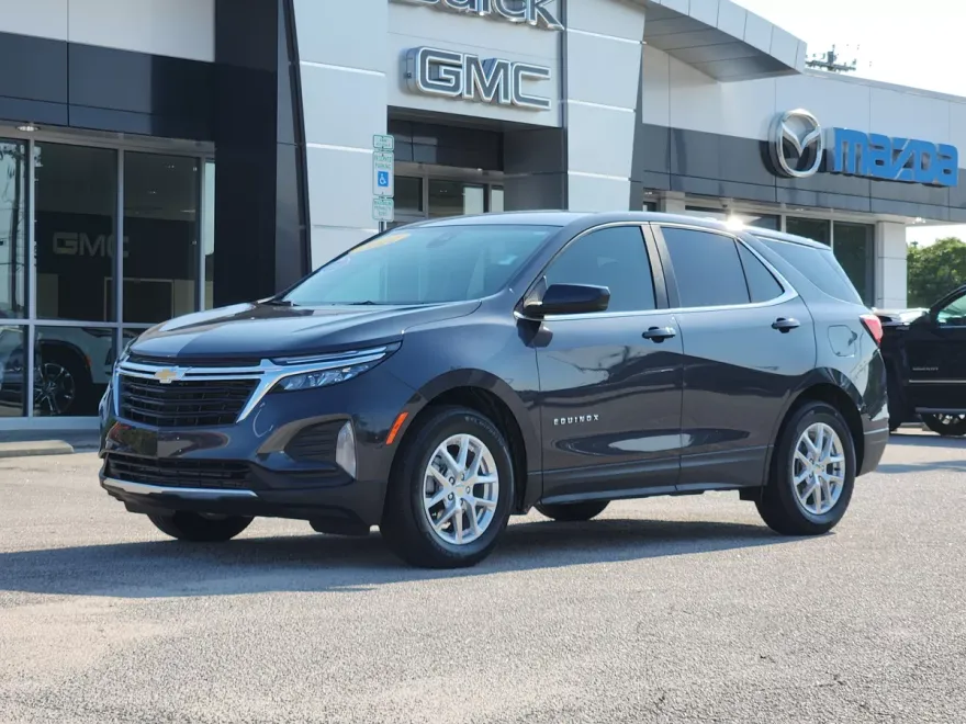 2022 Chevrolet Equinox LT photo 1