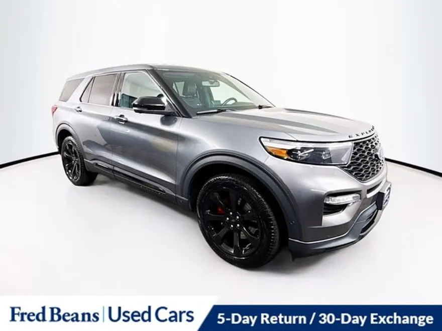2022 Ford Explorer ST photo 1