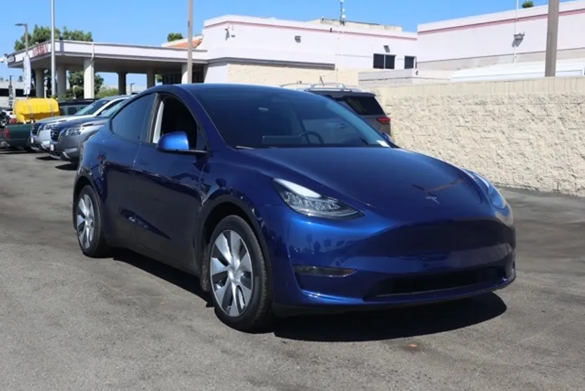 2023 Tesla Model Y Long Range photo 1