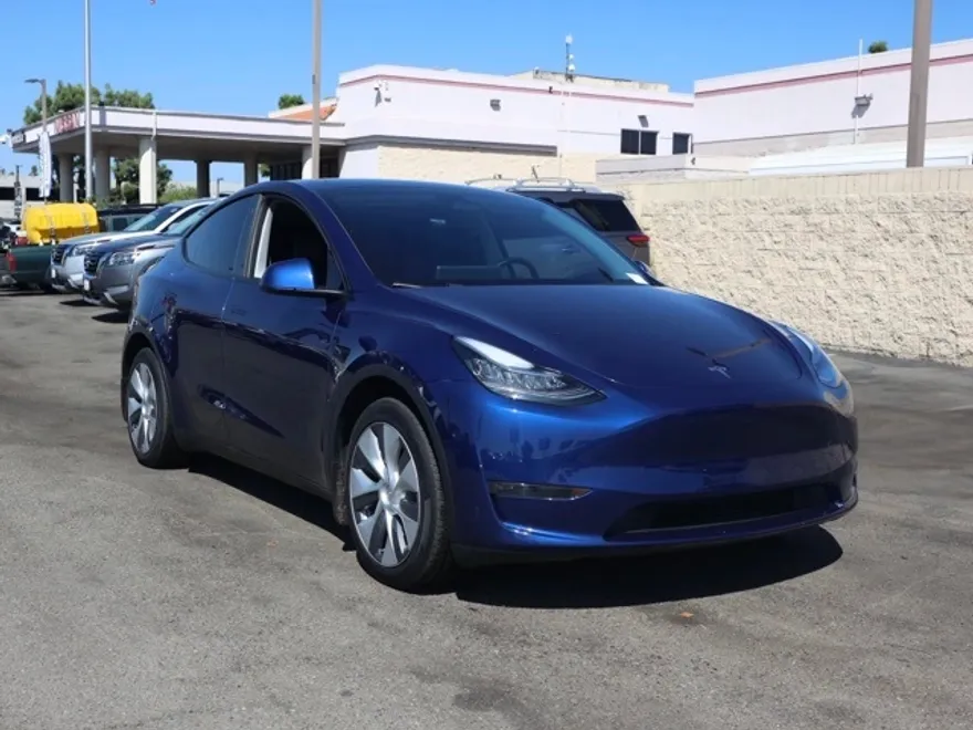 2023 Tesla Model Y Long Range photo 1