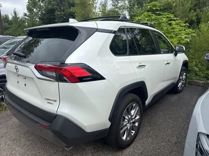 2021 Toyota RAV4 Limited photo 1