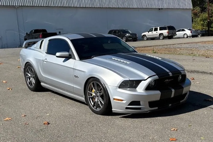 2014 Ford Mustang GT Premium photo 1