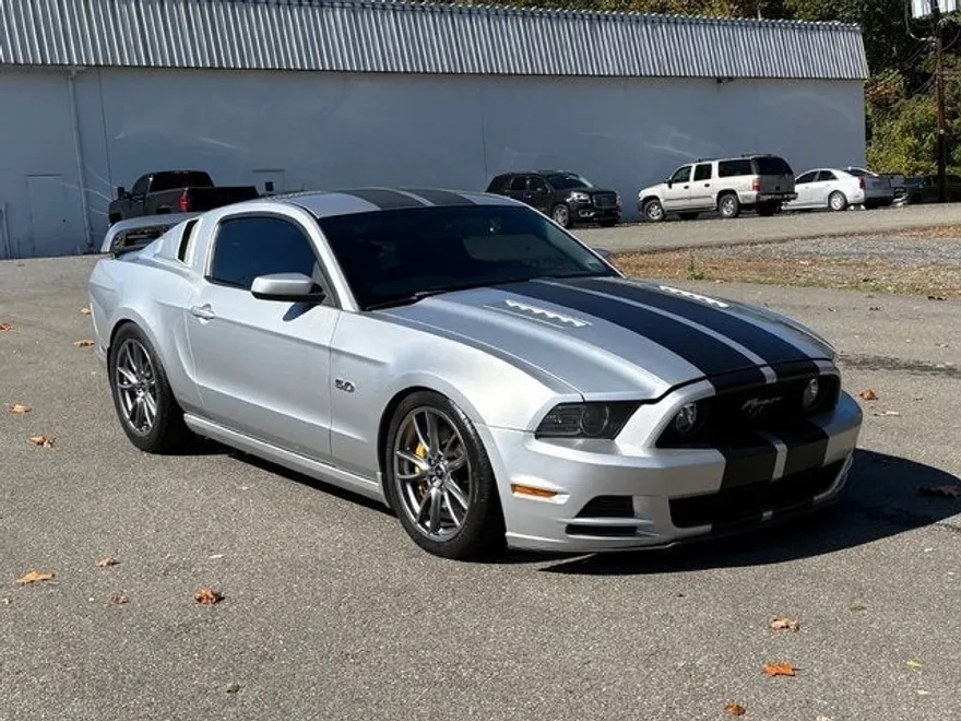 2014 Ford Mustang GT Premium photo 1