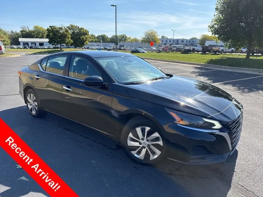 2024 Nissan Altima 2.5 S photo 1