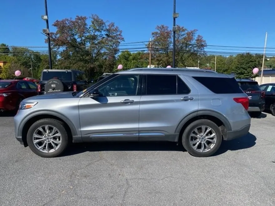 2020 Ford Explorer Limited photo 1