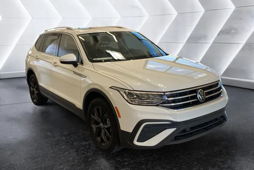 2024 Volkswagen Tiguan SE photo 1