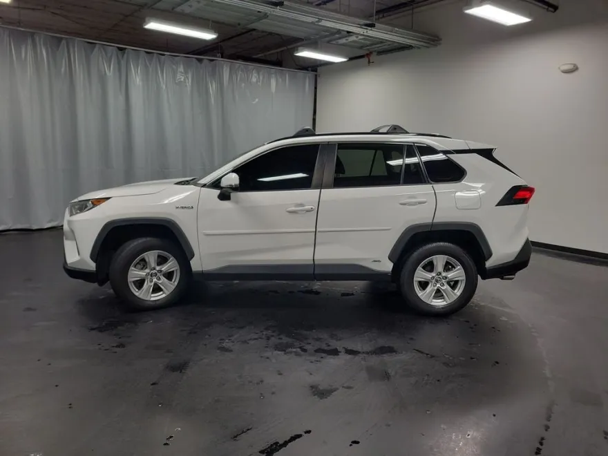 2019 Toyota RAV4 Hybrid XLE photo 1