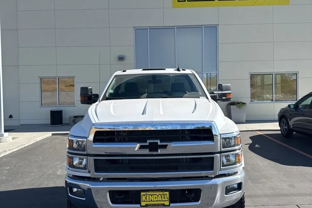 2024 Chevrolet Silverado 6500HD Work Truck photo 1