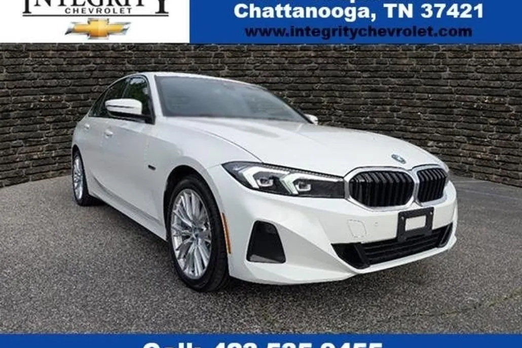 2023 Bmw 330e photo 1