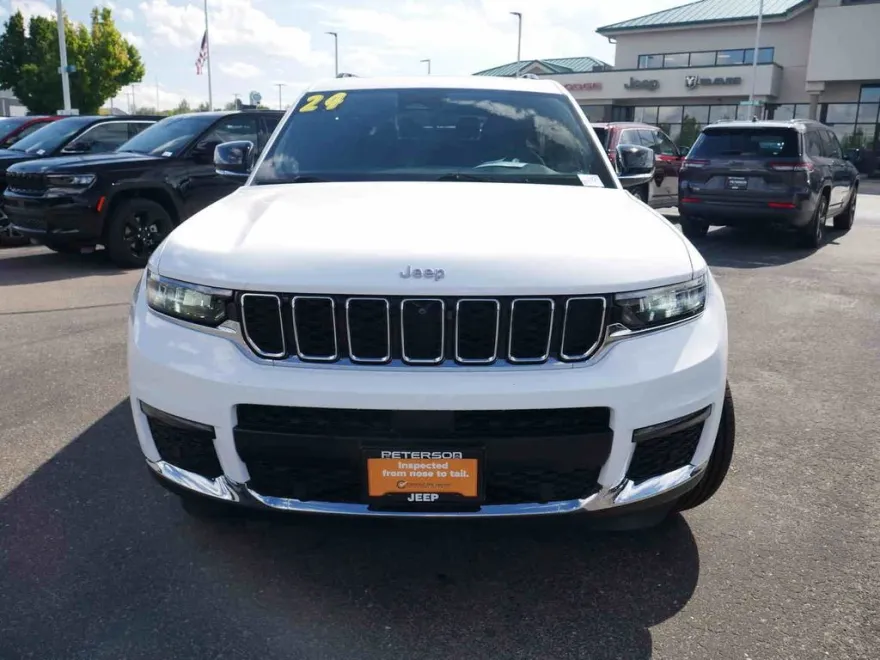 2024 Jeep Grand Cherokee Limited photo 1