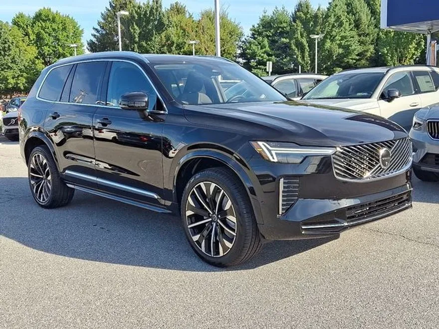 2026 Volvo XC90 Plus photo 1