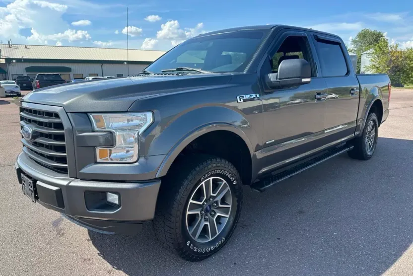 2016 Ford F-150 XLT photo 1