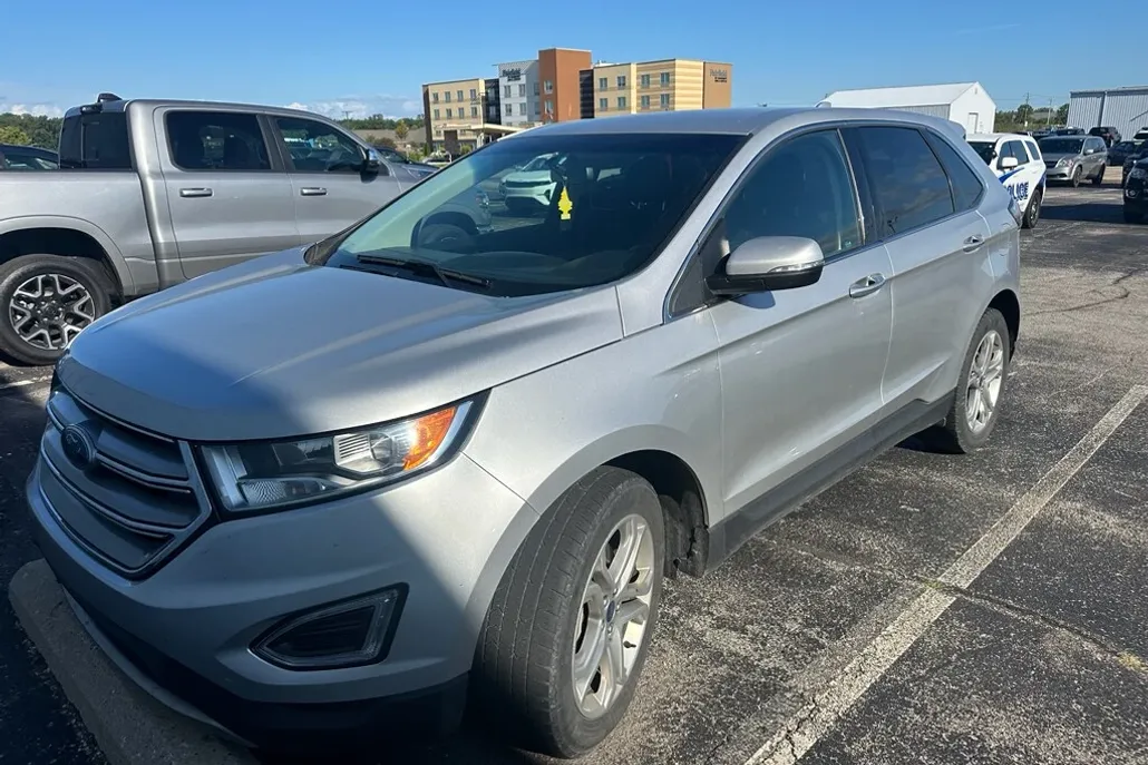 2018 Ford Edge Titanium photo 1