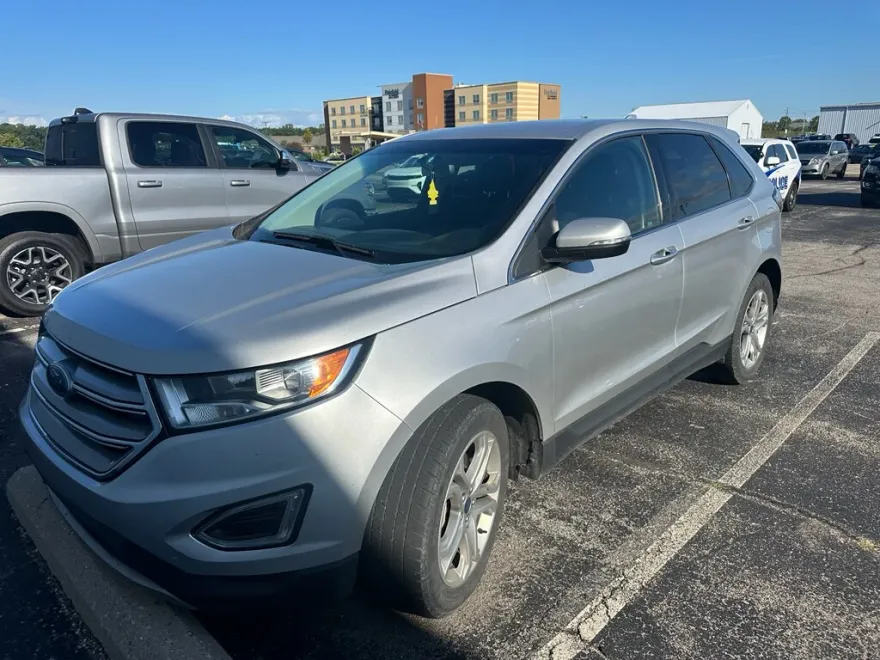 2018 Ford Edge Titanium photo 1