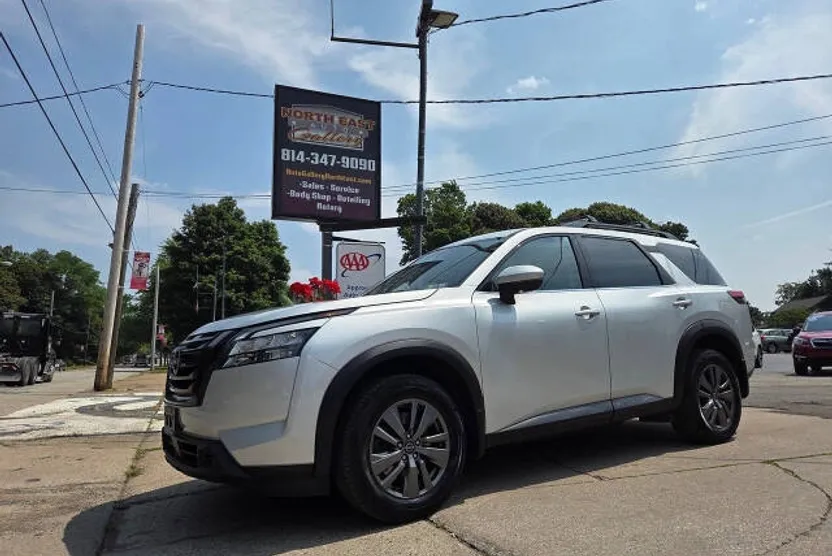 2024 Nissan Pathfinder SV photo 1