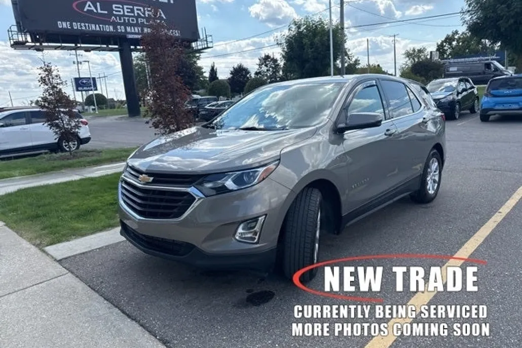 2018 Chevrolet Equinox LT photo 1