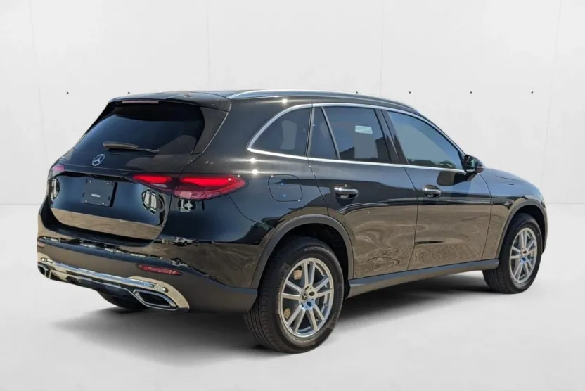 2025 Mercedes Benz GLC 300 photo 1