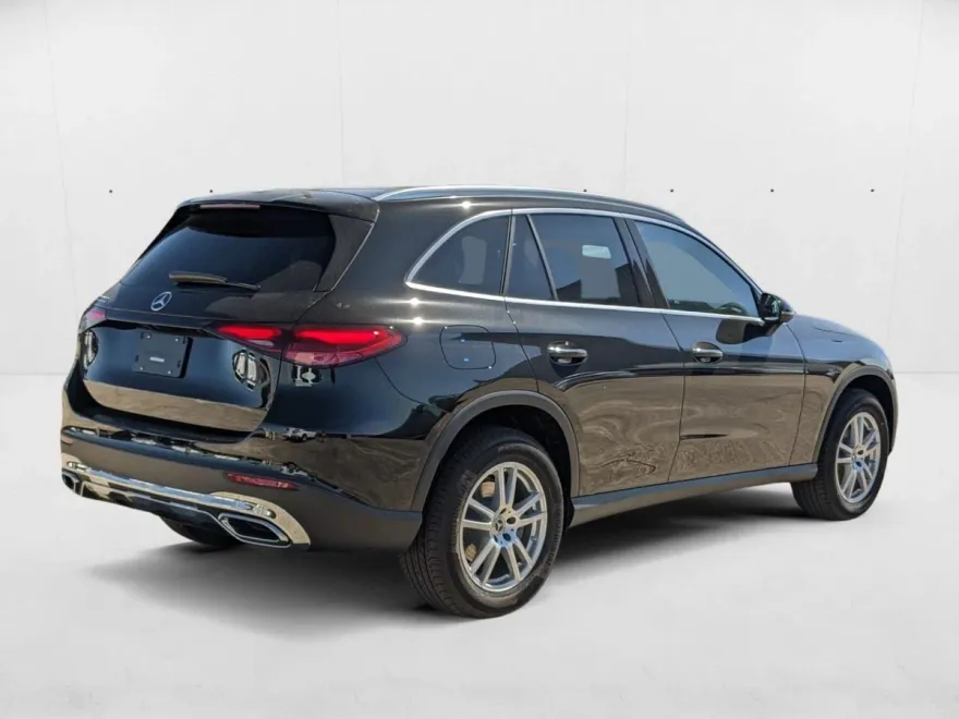 2025 Mercedes Benz GLC 300 photo 1