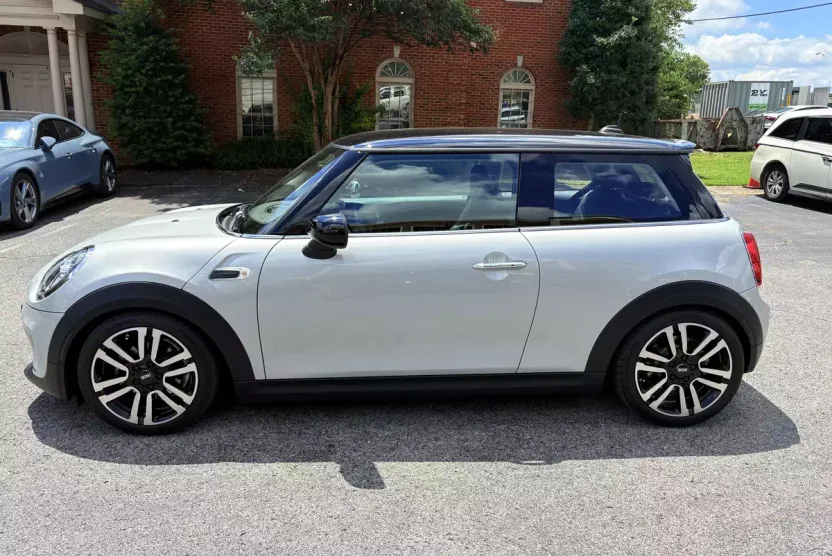 2021 Mini Cooper 2 Door Hardtop SE photo 1