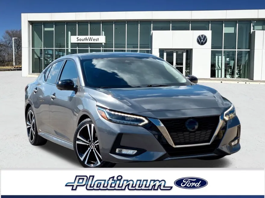 2022 Nissan Sentra SR photo 1