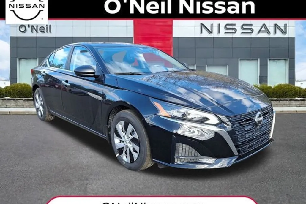 2025 Nissan Altima S photo 1