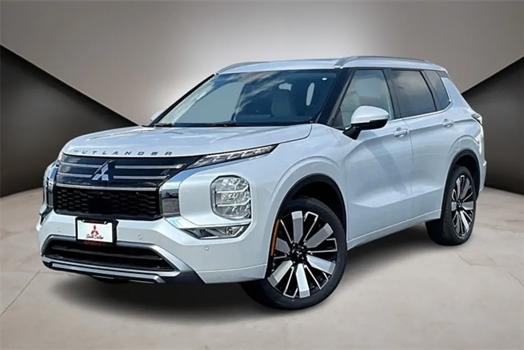 2025 Mitsubishi Outlander SEL photo 1