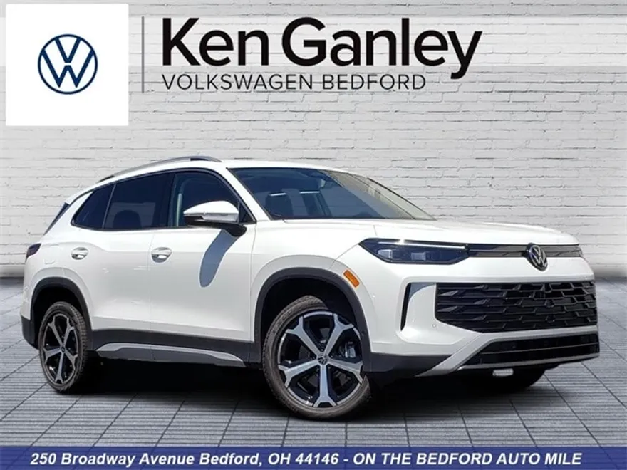 2025 Volkswagen Tiguan SE photo 1