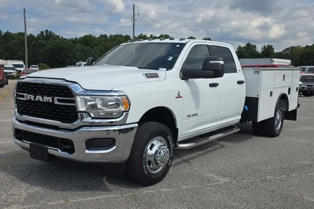 2024 Ram 3500 SLT photo 1