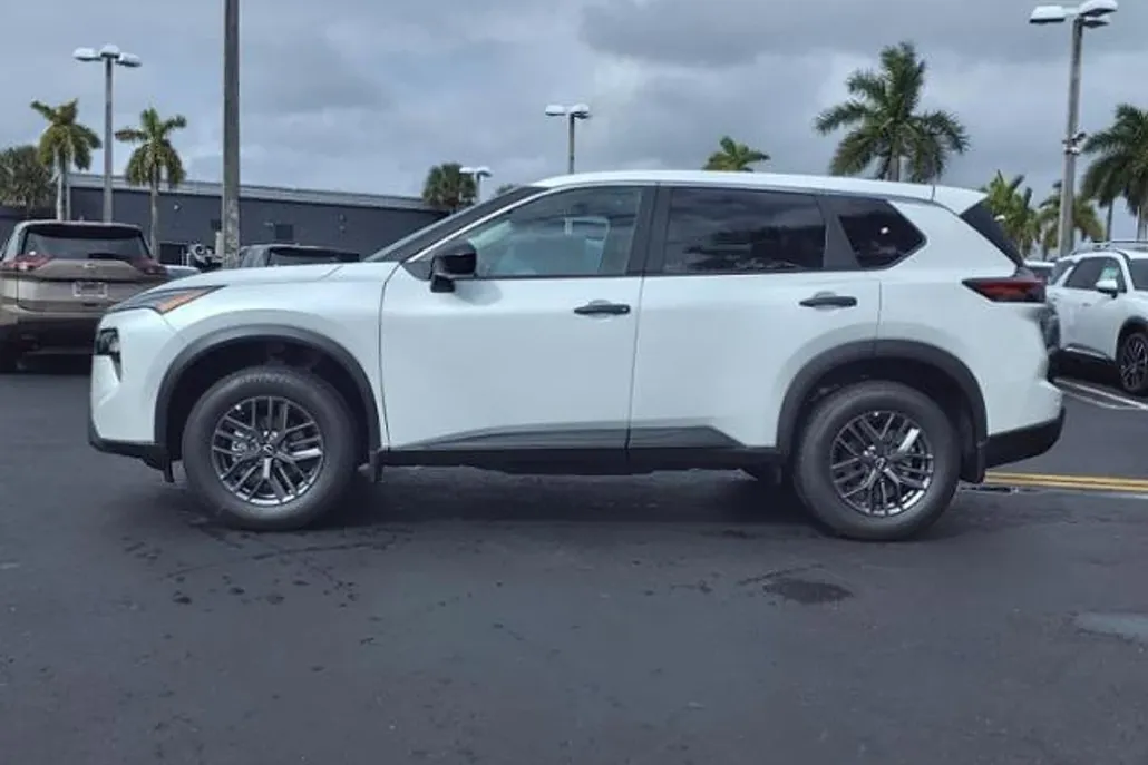 2025 Nissan Rogue S photo 1