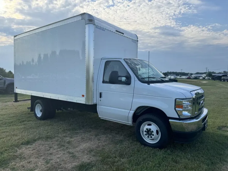 2024 Ford E-350 photo 2