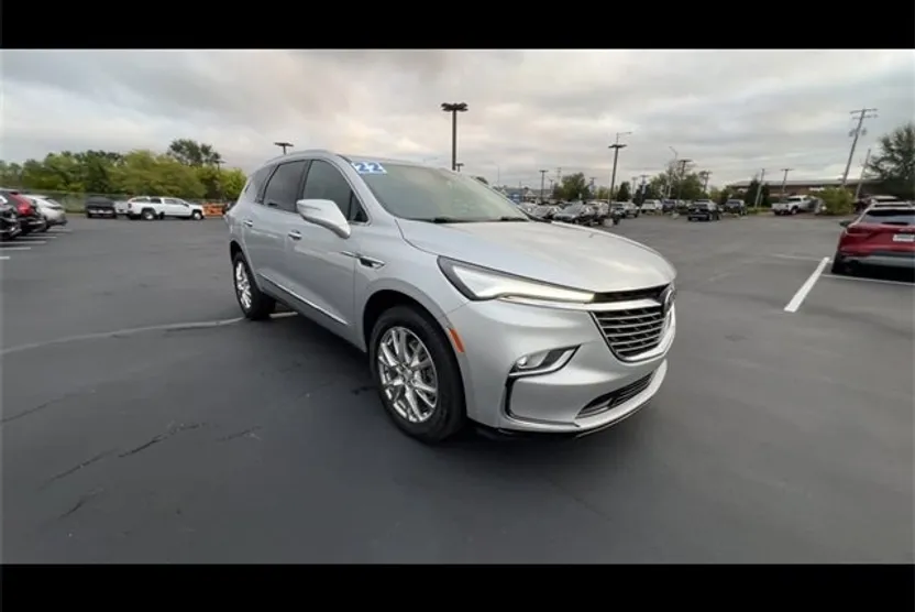 2022 Buick Enclave Essence photo 1