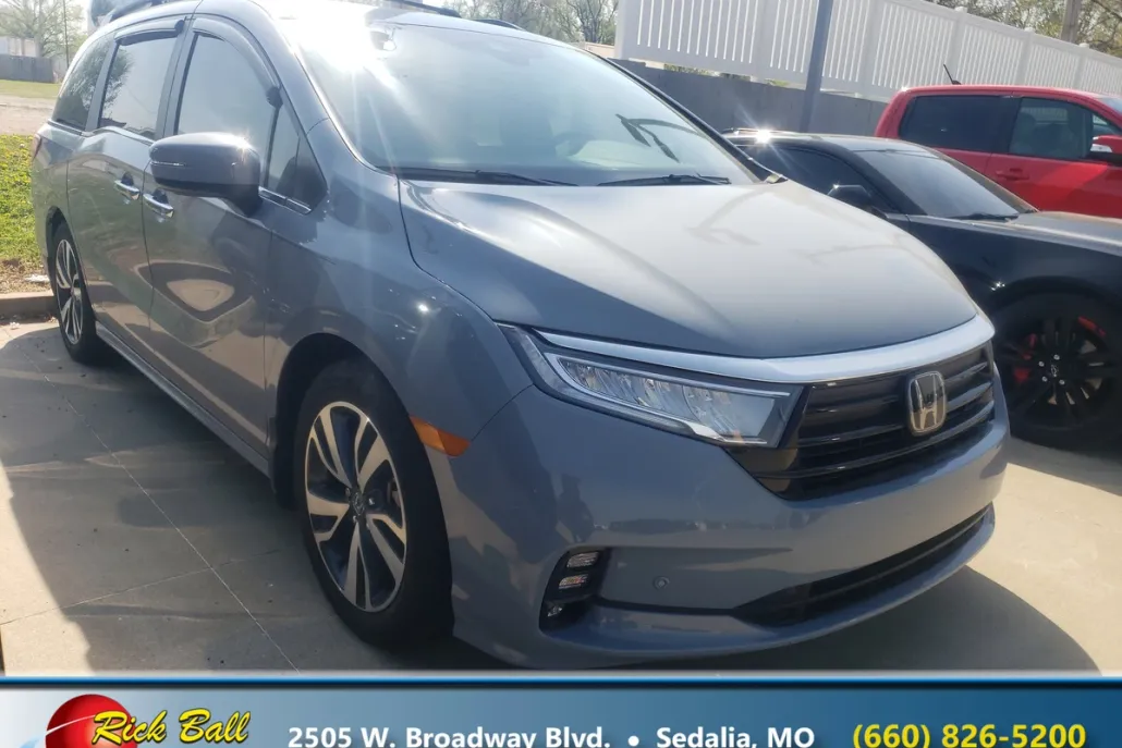 2024 Honda Odyssey Touring photo 1