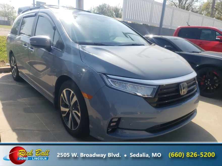 2024 Honda Odyssey Touring photo 1