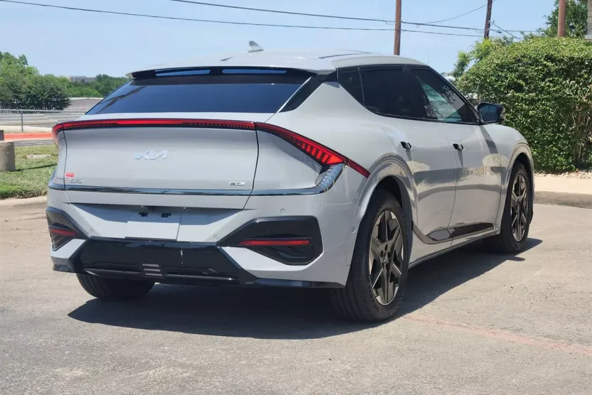 2025 Kia EV6 GT-Line photo 1