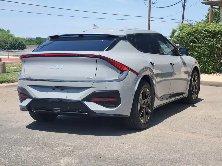 2025 Kia EV6 GT-Line photo 1