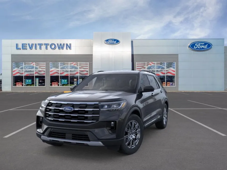 2025 Ford Explorer photo 1
