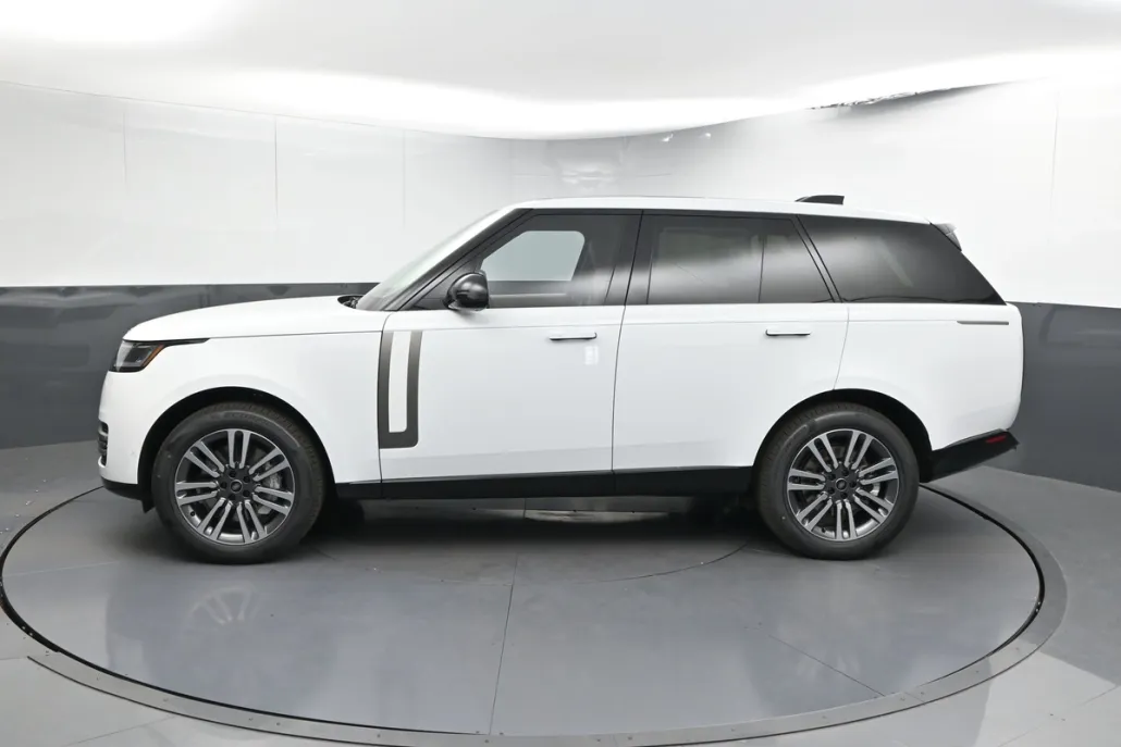 2025 Land Rover Range Rover SE photo 1