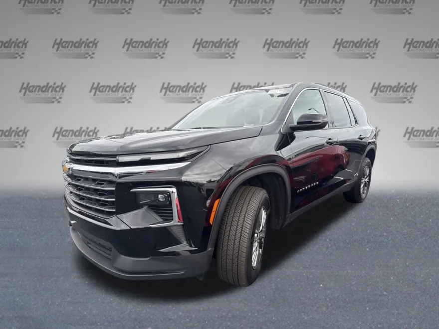 2025 Chevrolet Traverse photo 1