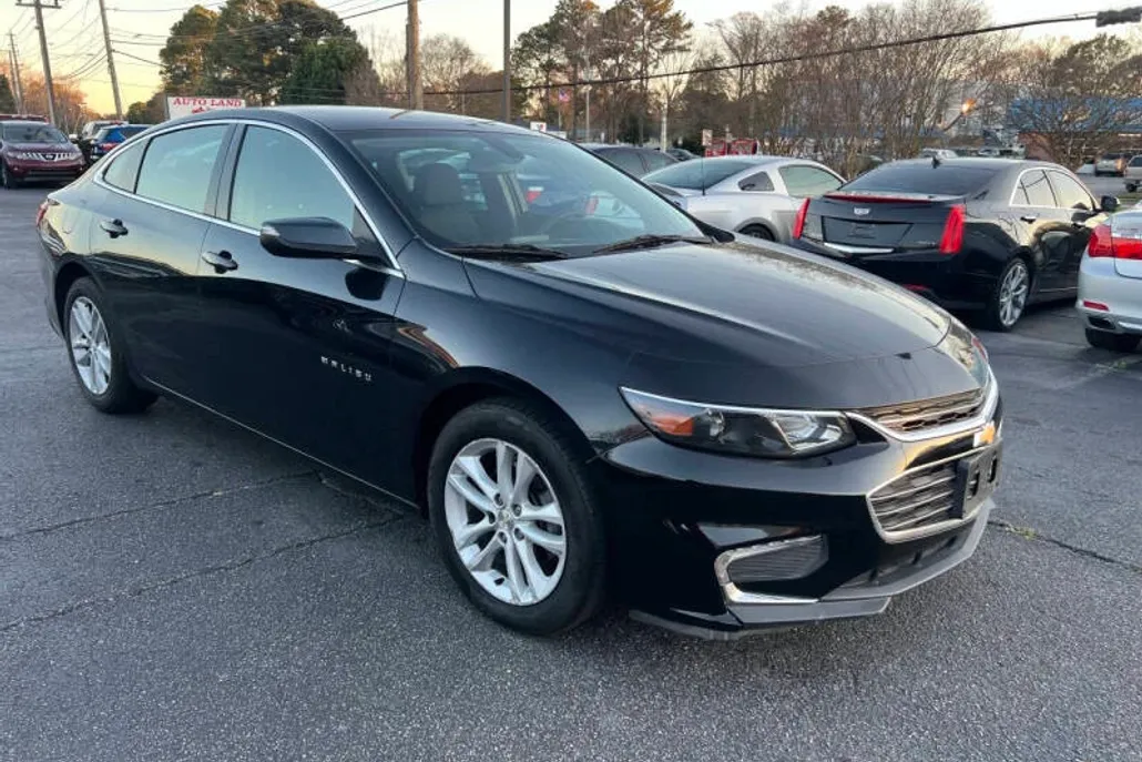 2018 Chevrolet Malibu 1LT photo 1