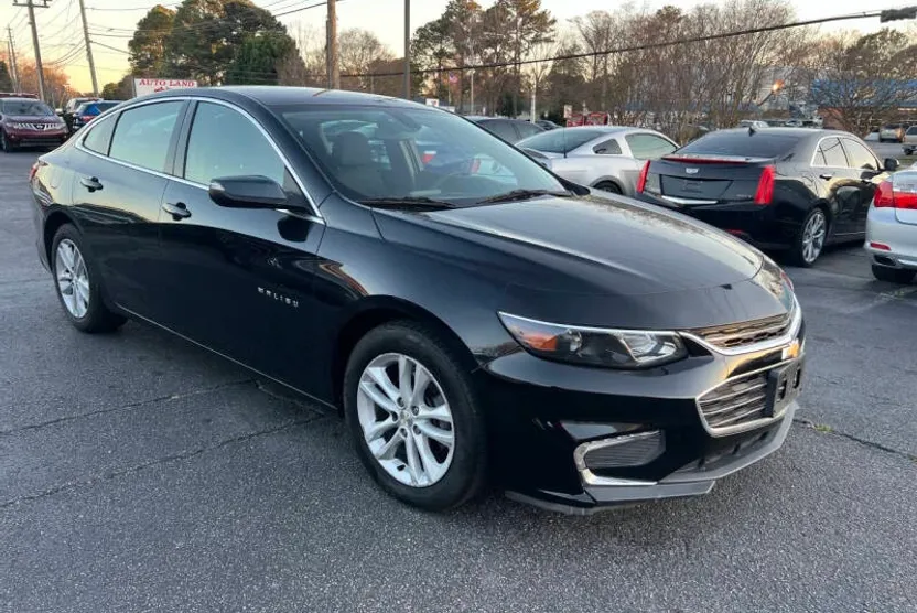 2018 Chevrolet Malibu 1LT photo 1