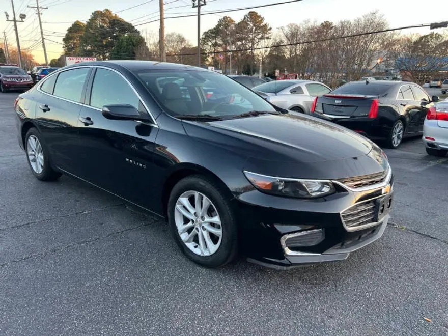 2018 Chevrolet Malibu 1LT photo 1