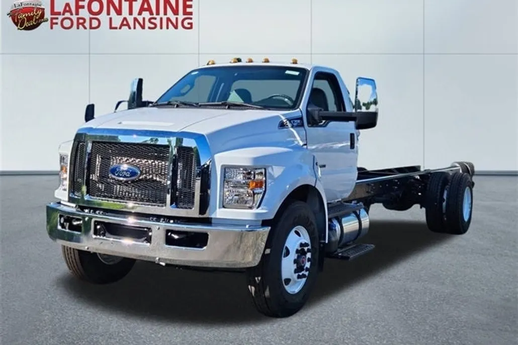 2025 Ford F-750 photo 1