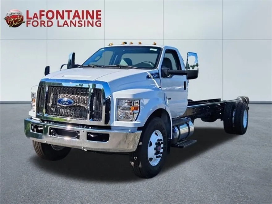 2025 Ford F-750 photo 1